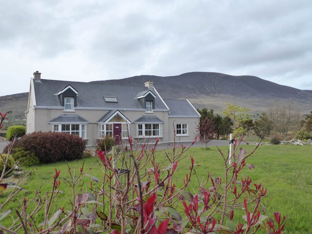 The front view of OConnors B&B